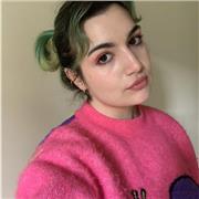 Graduada universitaria en ciencias con el C1 en inglés. Puedo darle clases a niños de primaria y ESO